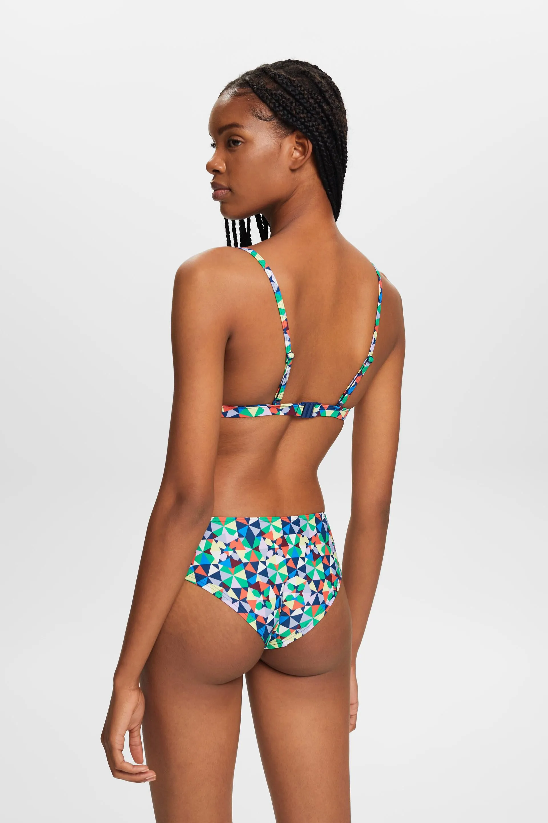 In materiale riciclato: top da bikini imbottito con motivo allover