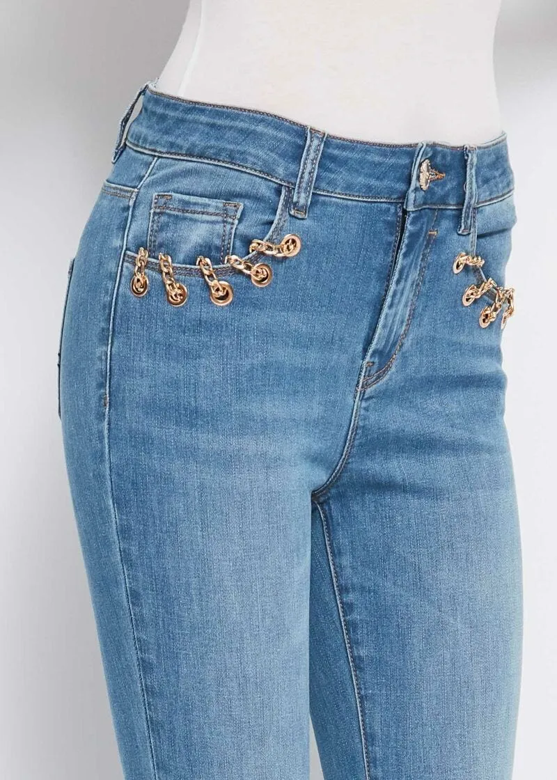Jeans skinny con catena
