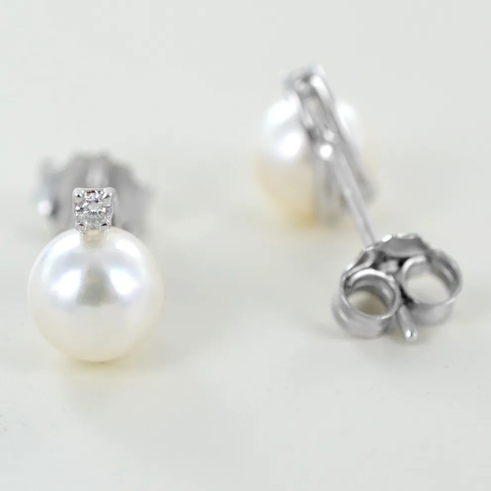 Orecchini di Perle Akoya 6.50 - 7.00 con Diamanti
