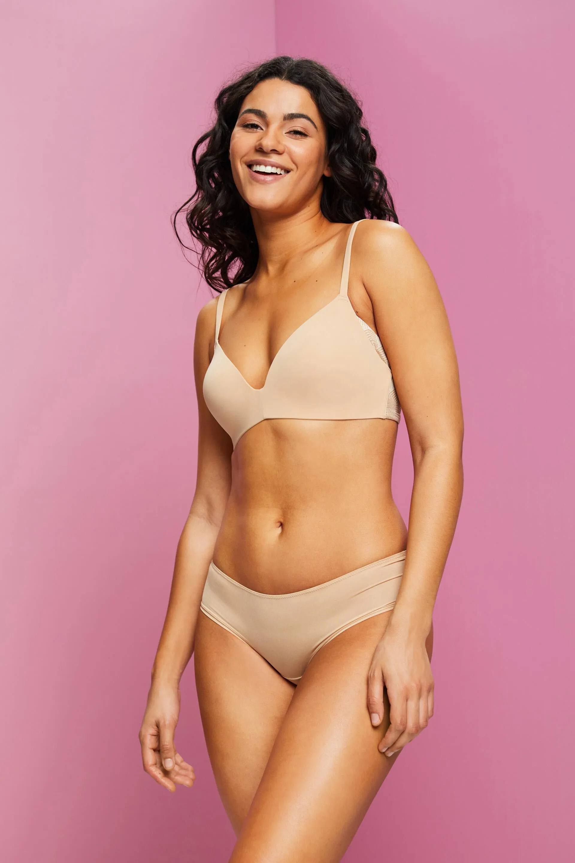 Reggiseno senza ferretto, imbottito e con pizzo morbido e modellante